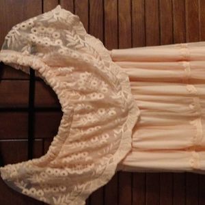 Off-the-shoulder lace Maxi